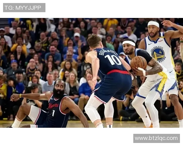 勇士与快船精彩对决回顾四月比赛录像全解析 勇士与快船精彩对决回顾四月比赛录像全解析